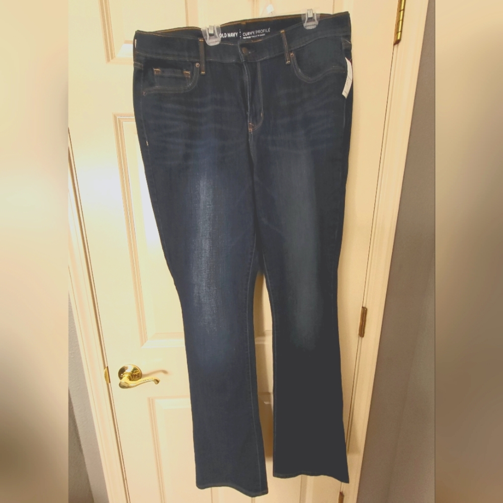 Old Navy Curvy Profile Jeans mid-rise, size 14 Women's.  Nwt